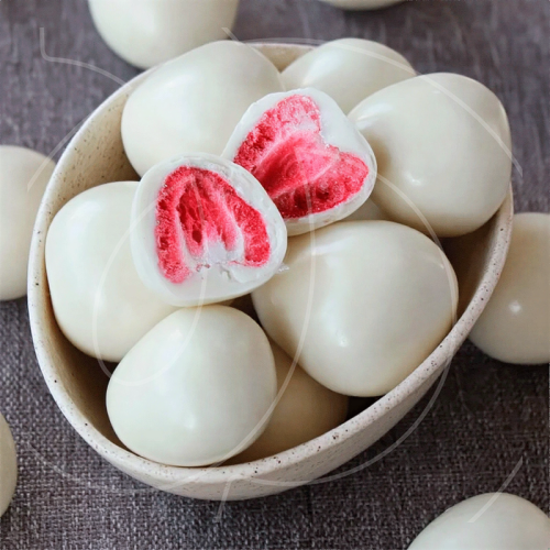 Драже "Сублимированная клубника в белой глазури" 250 г 